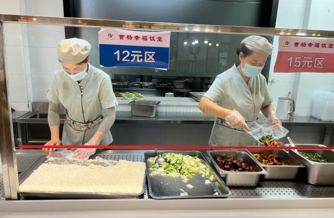 【我为群众办实事】台风天，普陀暖心送餐“不打烊”