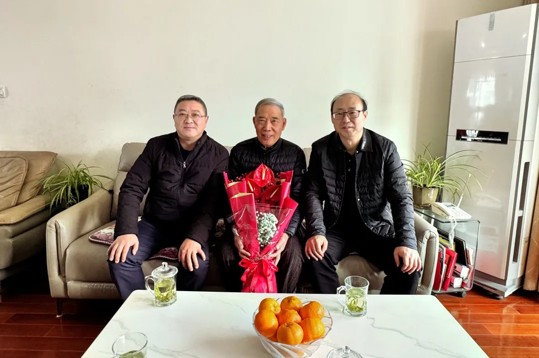 区委宣传部开展先进典型新春走访慰问